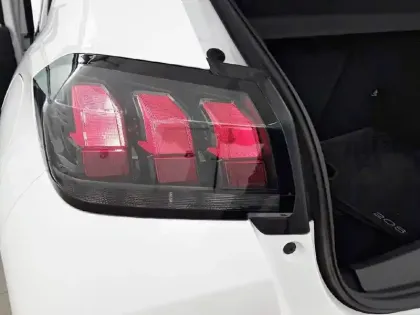 Photo 16 Peugeot 208  PureTech 100 S&S BVM6