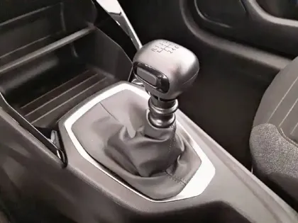 Photo 13 Peugeot 208  PureTech 100 S&S BVM6