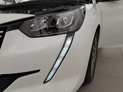 Photo 15 Peugeot 208  PureTech 100 S&S BVM6