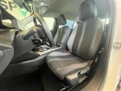 Photo 14 Peugeot 2008  e- 136ch Allure Pack