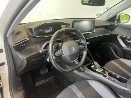 Photo 13 Peugeot 2008  e- 136ch Allure Pack