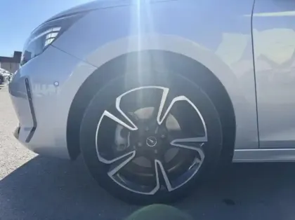 Photo 8 Opel Corsa Gén. VI Ph2 GS 5