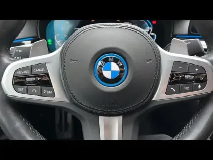 Photo 25 BMW Serie 5 Série 5 530eA 292ch M Sport Steptronic