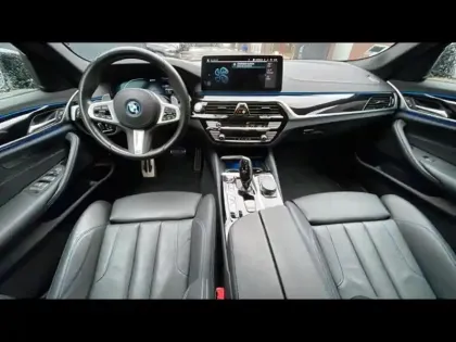 Photo 22 BMW Serie 5 Série 5 530eA 292ch M Sport Steptronic