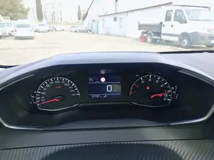 Photo 27 Peugeot 208  PureTech 75 S&S BVM5