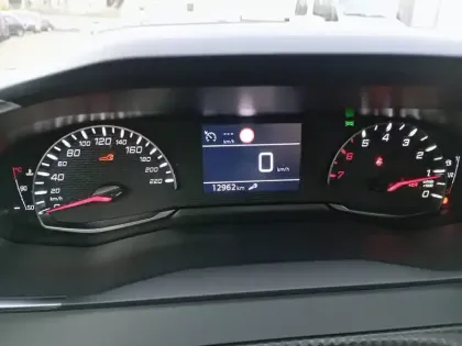 Photo 11 Peugeot 208  PureTech 75 S&S BVM5