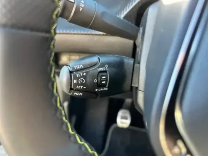 Photo 20 Peugeot 208  PureTech 100 S&S BVM6