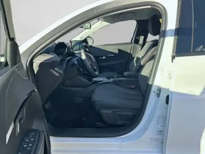 Photo 10 Peugeot 208  Electrique 51 kWh 156ch