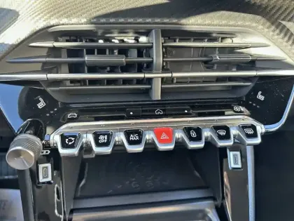 Photo 14 Peugeot 208  Electrique 51 kWh 156ch