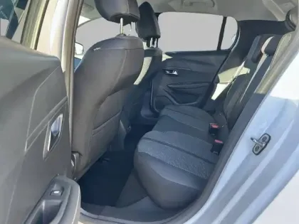 Photo 11 Peugeot 208  Electrique 51 kWh 156ch