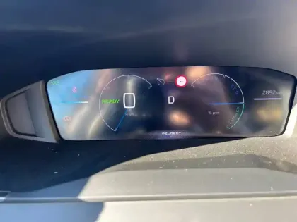 Photo 9 Peugeot 208  Electrique 51 kWh 156ch