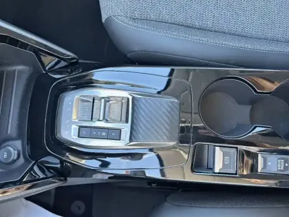 Photo 13 Peugeot 208  Electrique 51 kWh 156ch