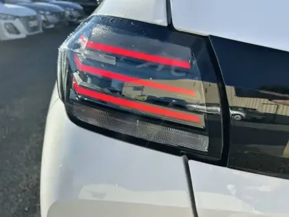 Photo 16 Peugeot 208  Electrique 51 kWh 156ch