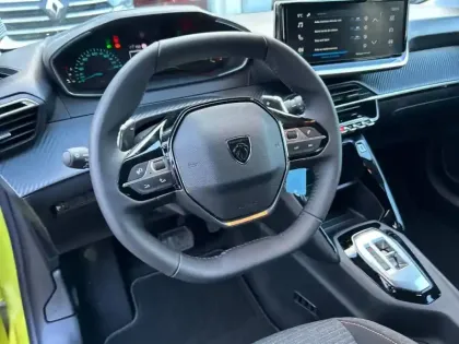 Photo 8 Peugeot 208  Hybrid 100 e-DCS6