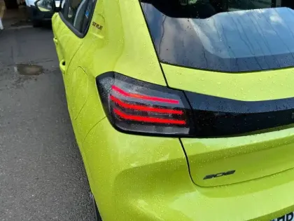 Photo 16 Peugeot 208  Hybrid 100 e-DCS6