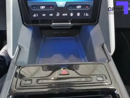 Photo 96 Ford Explorer  AWD Extended Range 79 kWh 340 ch