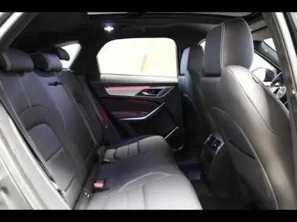 Photo 10 Jaguar F-Pace  P400e Plug-in-Hybrid R-Dynamic SE BVA8 AWD