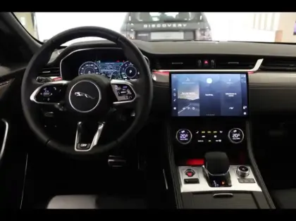 Photo 30 Jaguar F-Pace  P400e Plug-in-Hybrid R-Dynamic SE BVA8 AWD