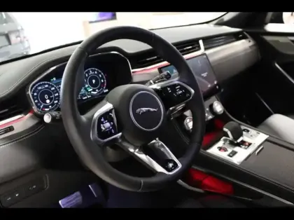 Photo 14 Jaguar F-Pace  P400e Plug-in-Hybrid R-Dynamic SE BVA8 AWD