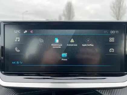 Photo 40 Peugeot 208  Hybrid 100 e-DCS6