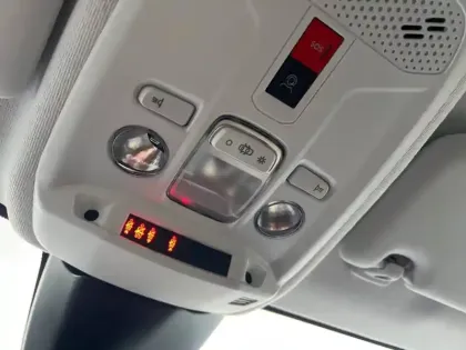 Photo 41 Peugeot 208  Hybrid 100 e-DCS6