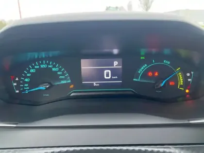 Photo 32 Peugeot 208  Hybrid 100 e-DCS6