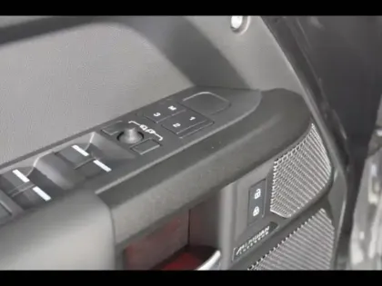 Photo 47 Land rover Defender  110 5.0 P525 X-Dynamic V8