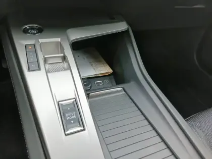 Photo 13 Peugeot 308  SW Hybrid 136 e-DCS6