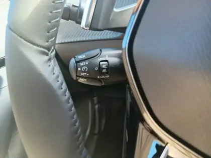 Photo 38 Peugeot 2008  Hybrid 136 e-DCS6