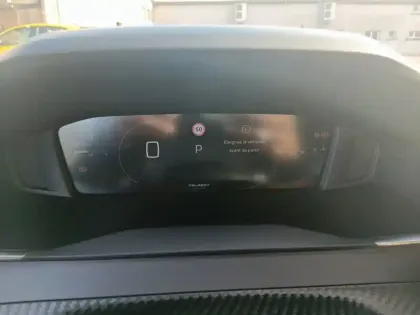 Photo 29 Peugeot 2008  Hybrid 136 e-DCS6