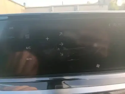 Photo 39 Peugeot 2008  Hybrid 136 e-DCS6