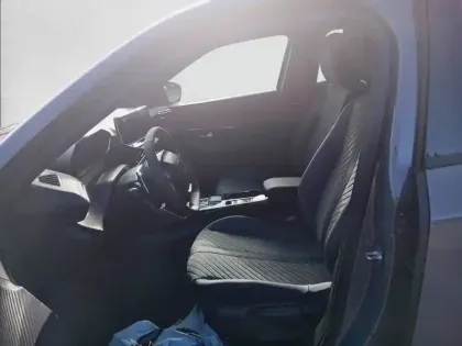 Photo 30 Peugeot 2008  Hybrid 136 e-DCS6