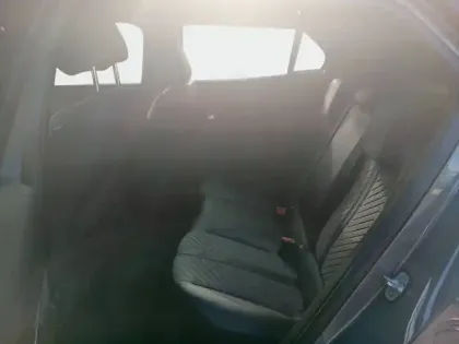 Photo 31 Peugeot 2008  Hybrid 136 e-DCS6