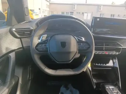 Photo 28 Peugeot 2008  Hybrid 136 e-DCS6