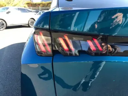 Photo 16 Peugeot 3008  Hybrid 136 e-DCS6