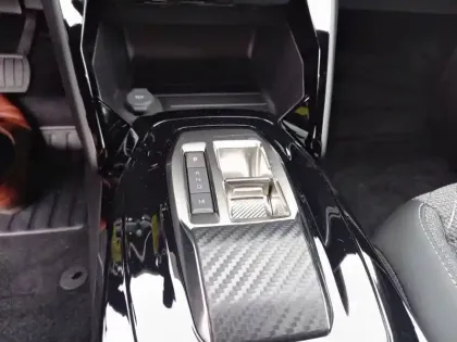 Photo 33 Peugeot 2008  Hybrid 136 e-DCS6
