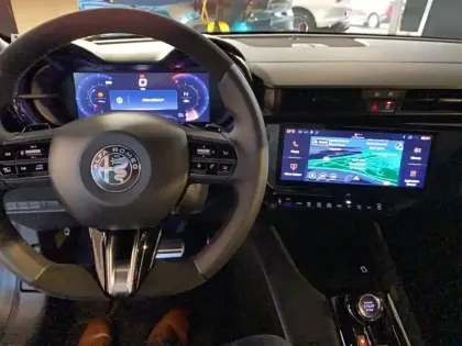 Photo 28 Alfa Romeo Junior  1.2 Ibrida 136 ch eDCT6