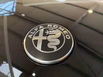 Photo 53 Alfa Romeo Junior  1.2 Ibrida 136 ch eDCT6