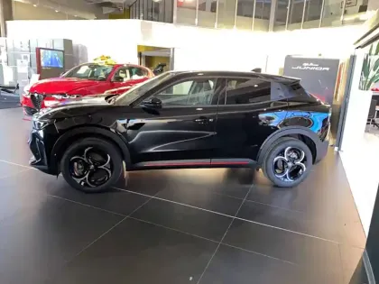 Photo 23 Alfa Romeo Junior  1.2 Ibrida 136 ch eDCT6