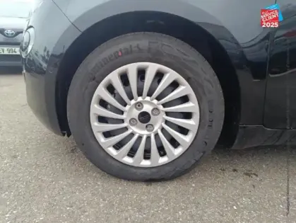 Photo 14 Fiat 500  3+1 e 118ch Pack Confort MY23