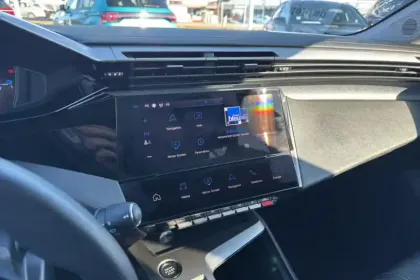 Photo 68 Peugeot 308  Electrique 54 kWh 156ch