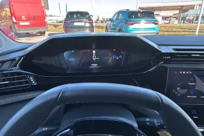 Photo 43 Peugeot 308  Electrique 54 kWh 156ch