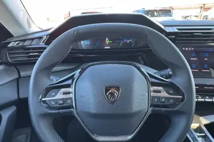 Photo 44 Peugeot 308  Electrique 54 kWh 156ch