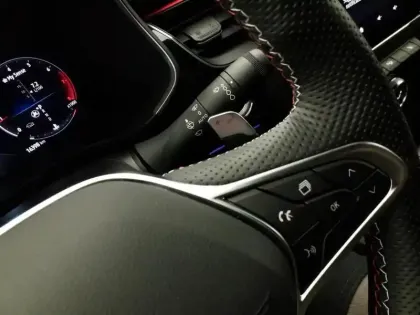 Photo 16 Renault Arkana  E-Tech hybride 145 R.S. Line Fast Track