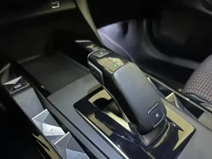 Photo 8 DS DS 3  Crossback PureTech 130ch Performance Line + Automatique 109g