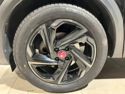 Photo 9 DS DS 3  Crossback PureTech 130ch Performance Line + Automatique 109g