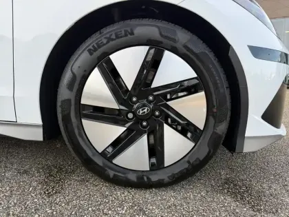 Photo 47 Hyundai Ioniq 6  77 kWh 229 ch