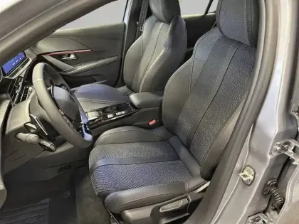 Photo 30 Peugeot 208  Hybrid 100 e-DCS6