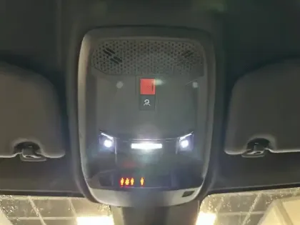 Photo 38 Peugeot 208  Hybrid 100 e-DCS6