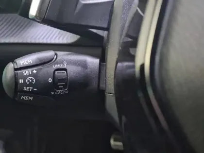 Photo 67 Peugeot 208  Hybrid 100 e-DCS6